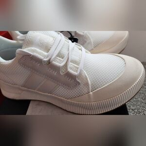 Sorel Women's Cream Sneakers 7.5